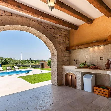 Holiday home Oliveta