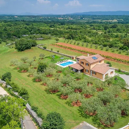Holiday home Oliveta *