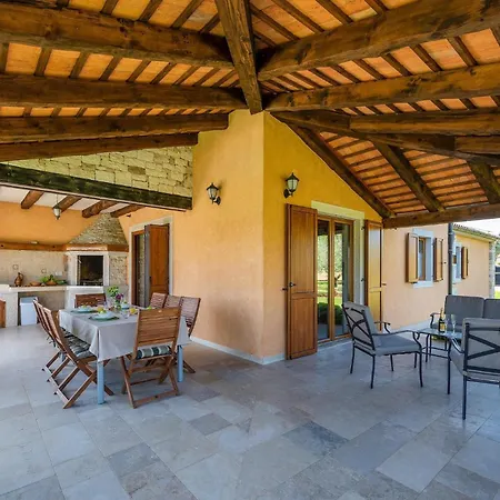 Holiday home Oliveta