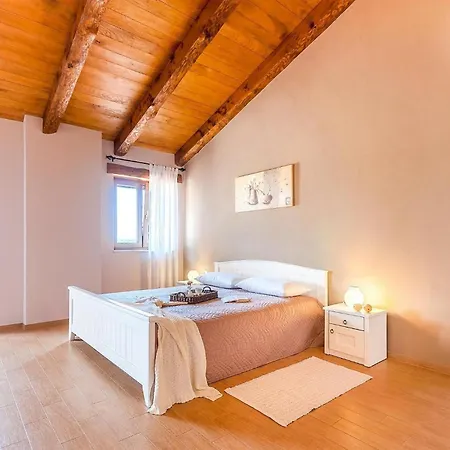 Holiday home Oliveta *